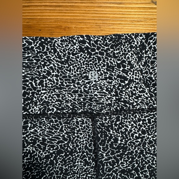 Lululemon Wunder Under High-Rise Full-On Luxtreme 28" White Black Legging 4 - Picture 8 of 9